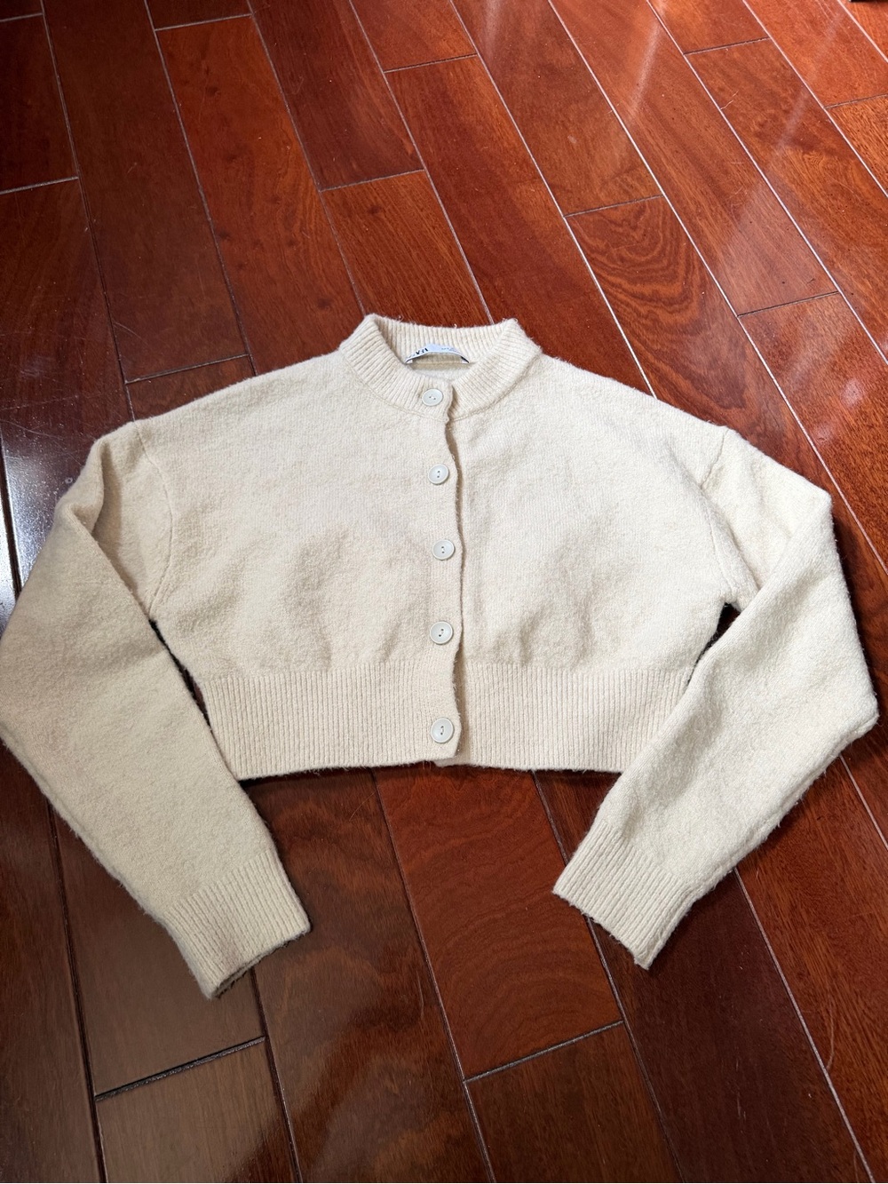Zara Ivory Knit Cropped Button Cardigan